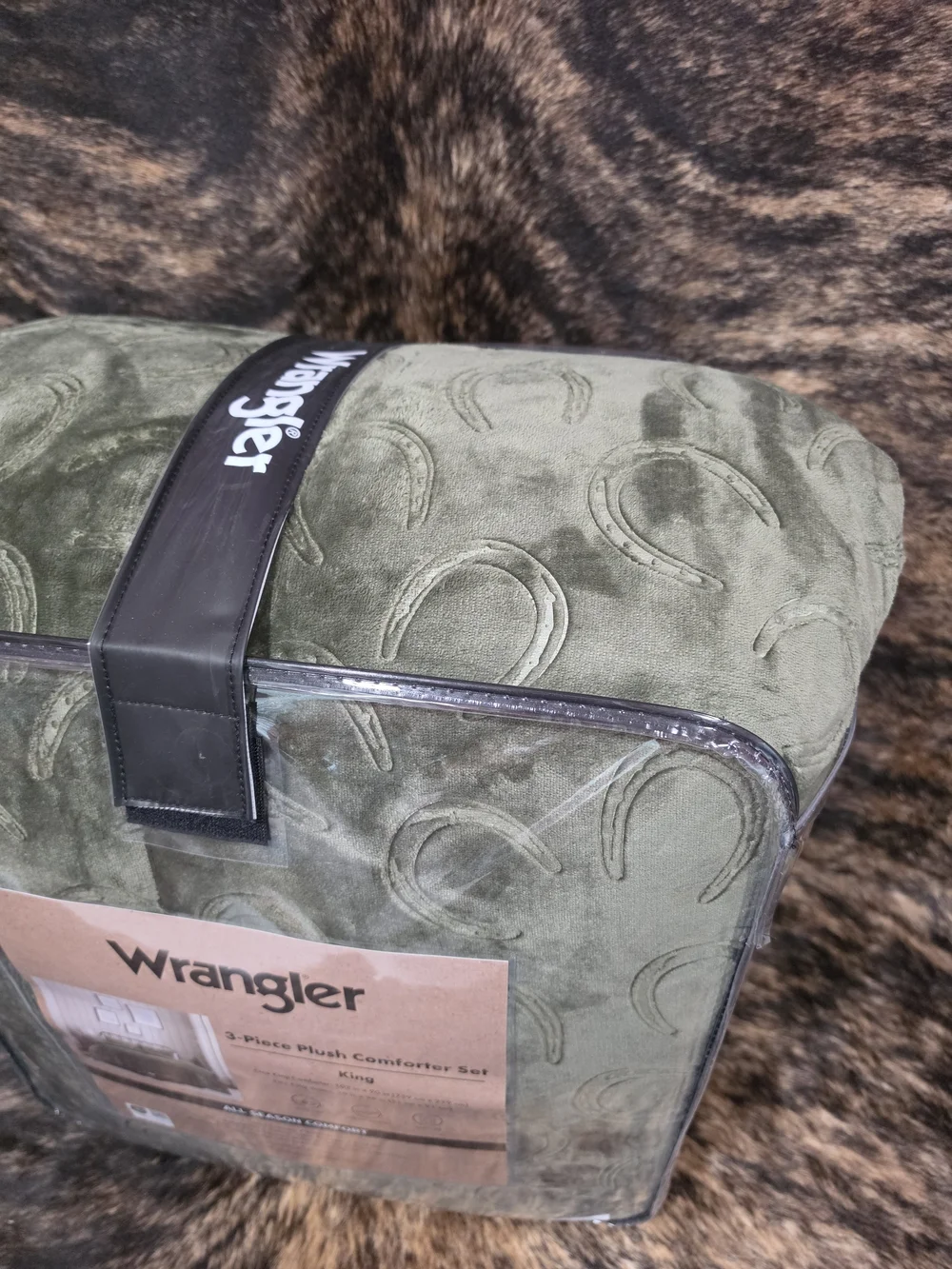 Wrangler King 3-Piece Plush Comforter Set - Green Horseshoes